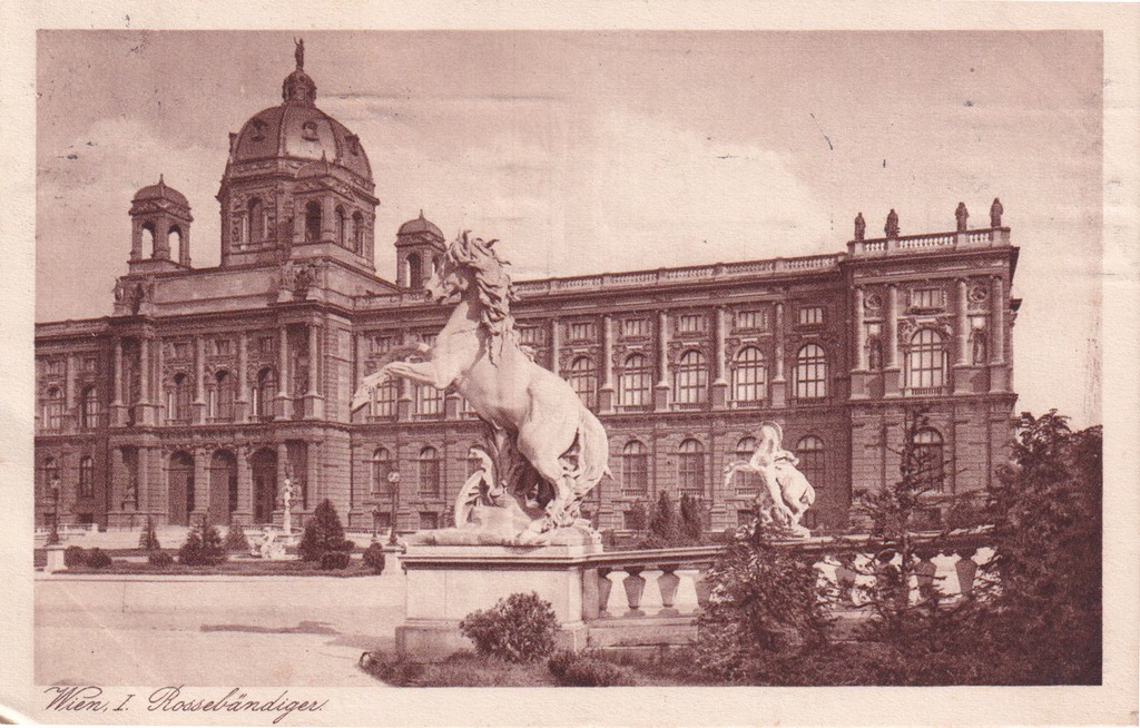 [318] Theodor Friedl  szobra, a Rossebändiger, a Maria-Theresien-Platzon, Bécsben 